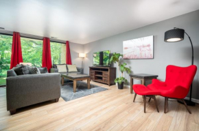 Centrally Located Stylish 2BR Condo FREE Parking